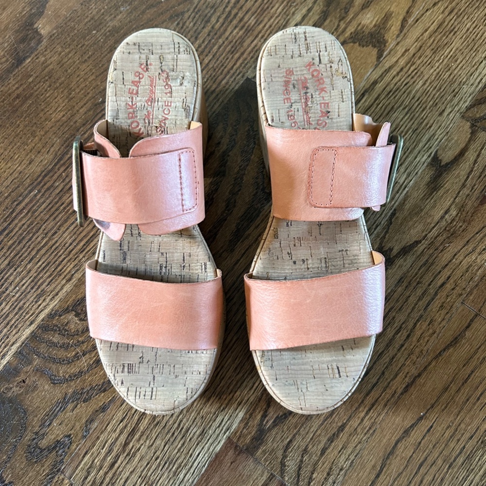 Platform Sandals - Picture 3 of 3